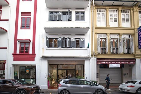 Hvala at Keong Saik